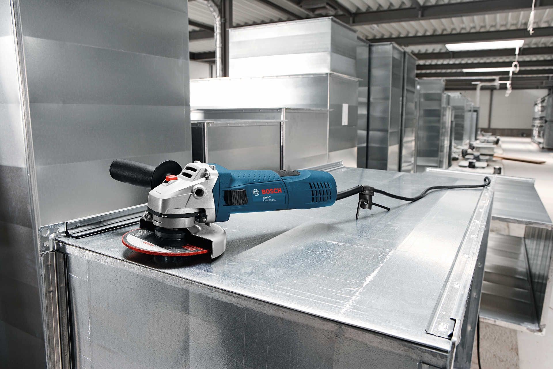 Ugaona brusilica 720W (GWS 7-115)  Bosch